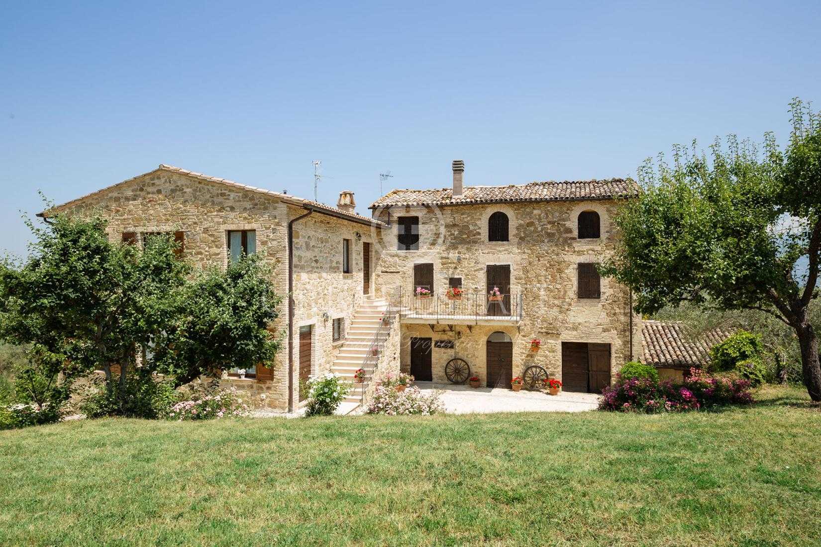 House in Cannara, Umbria 11056104