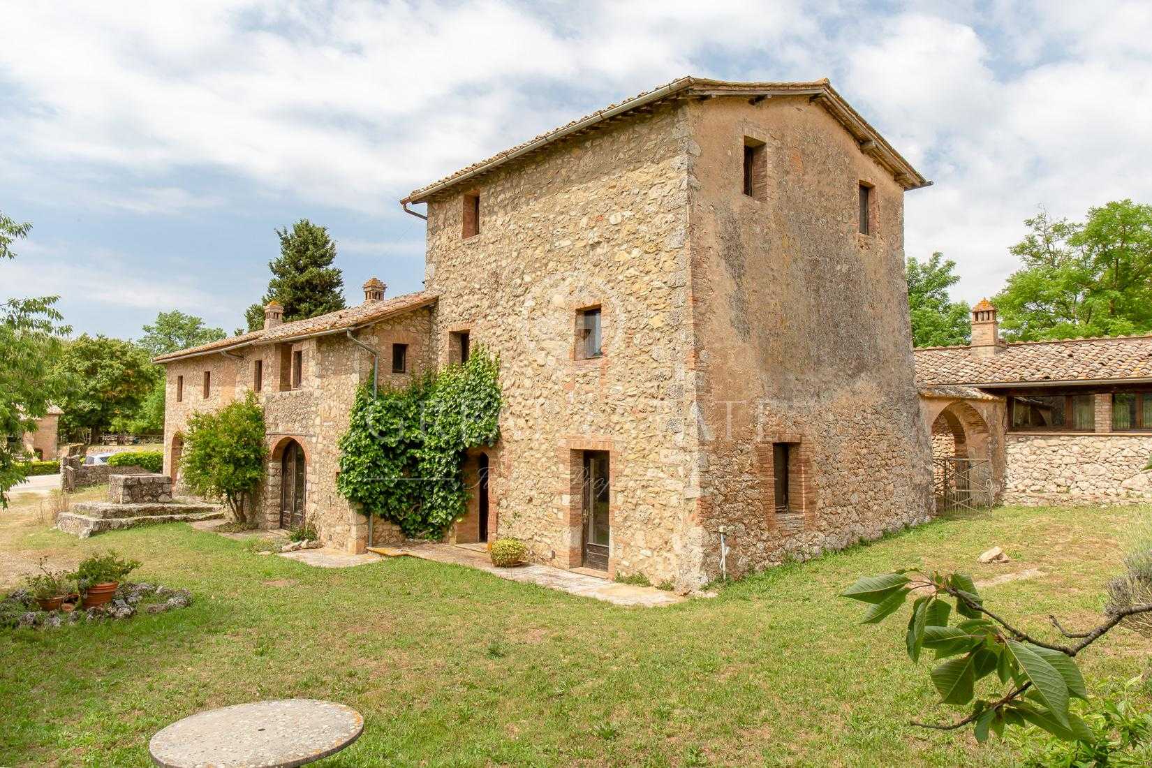 жилой дом в , Tuscany 11056121