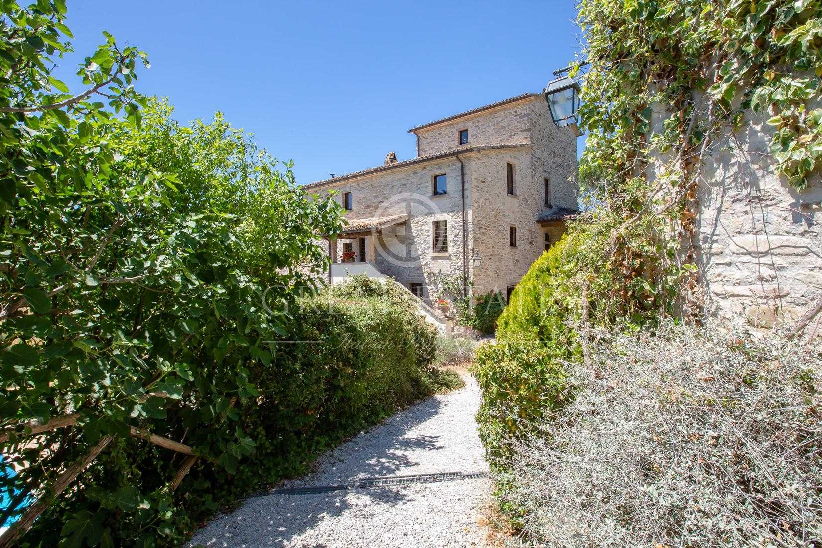 Huis in Montone, Umbria 11056141