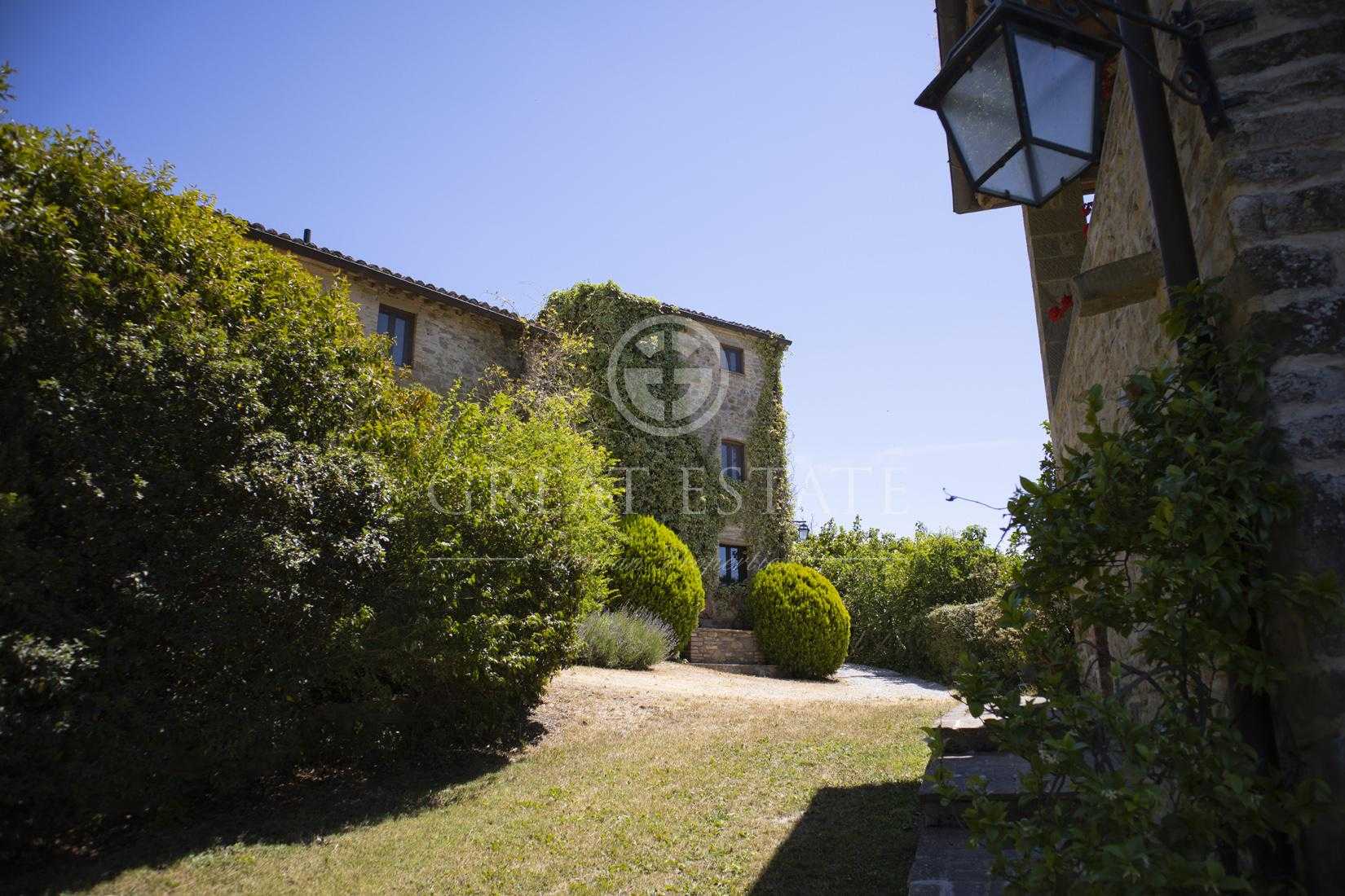 بيت في Montone, Umbria 11056143