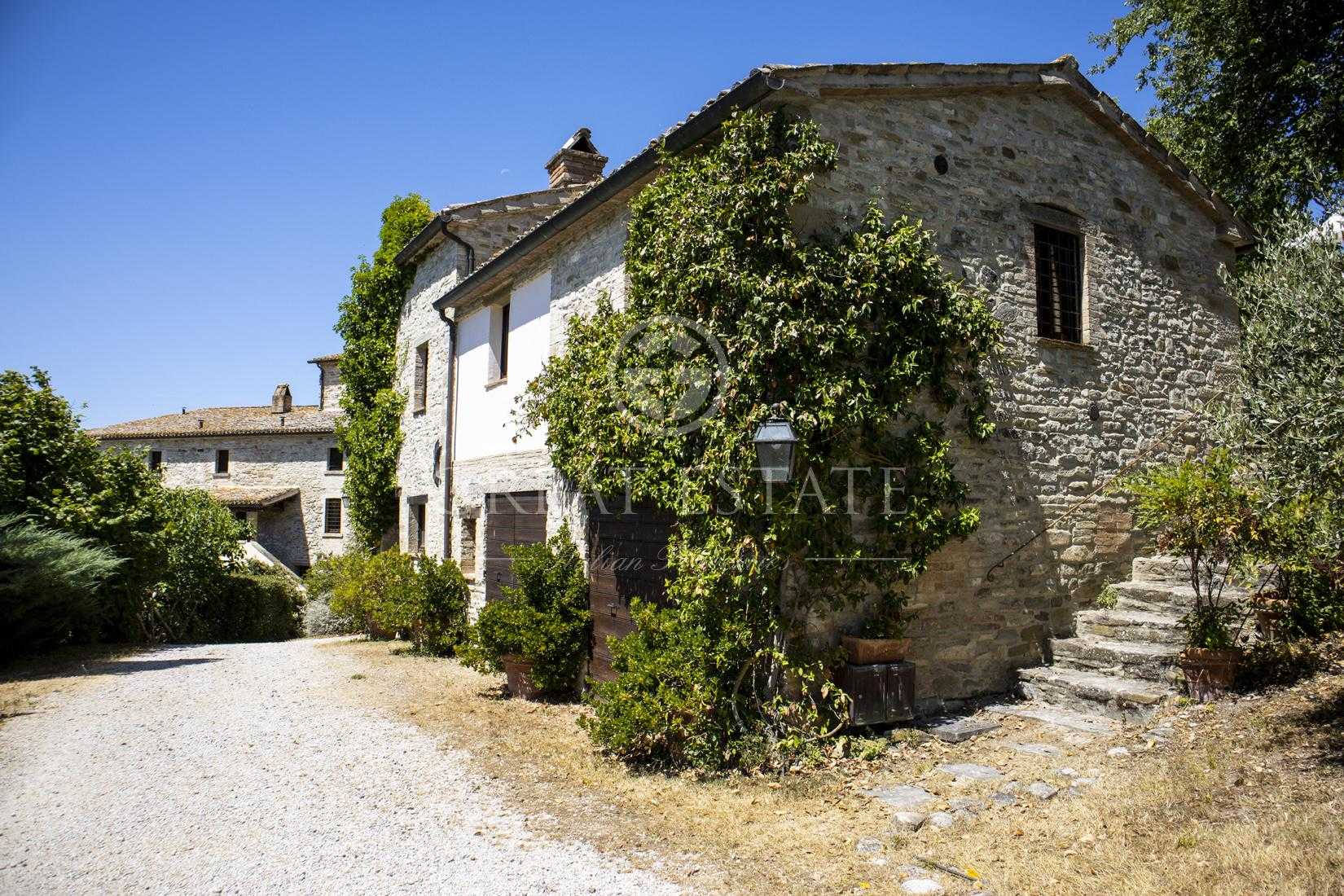 Huis in Montone, Umbria 11056143