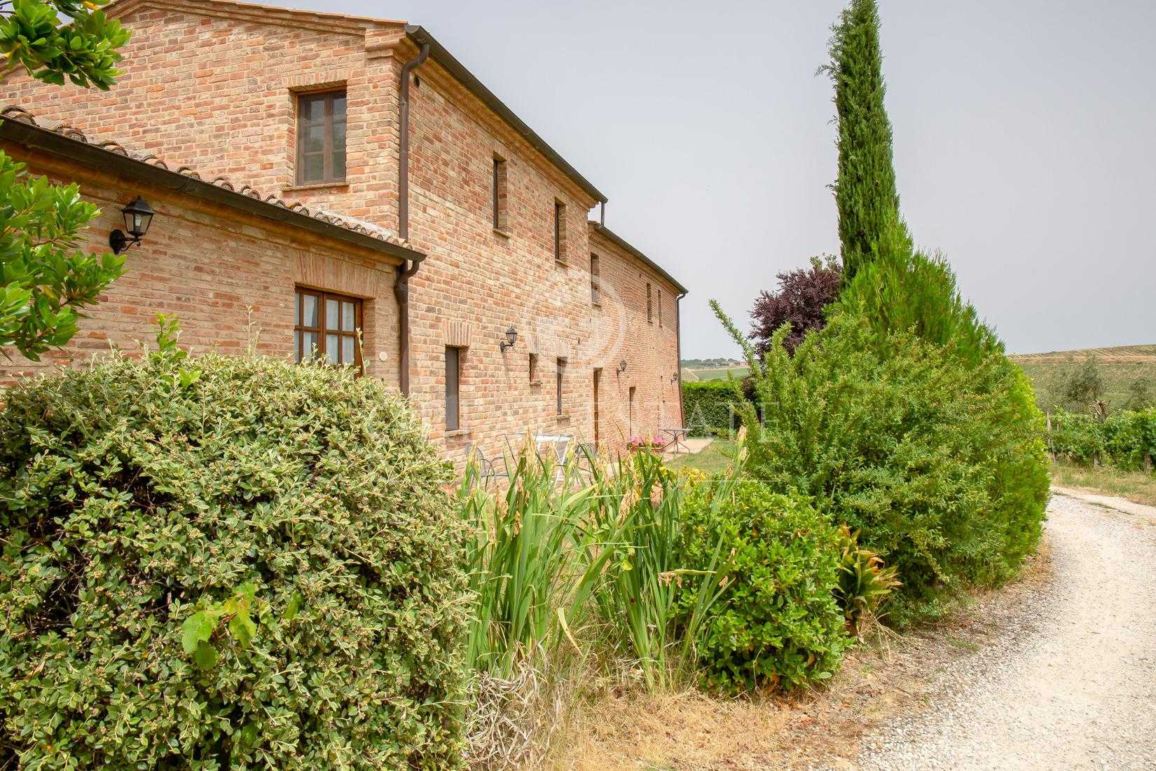 Dom w Montepulciano, Tuscany 11056149