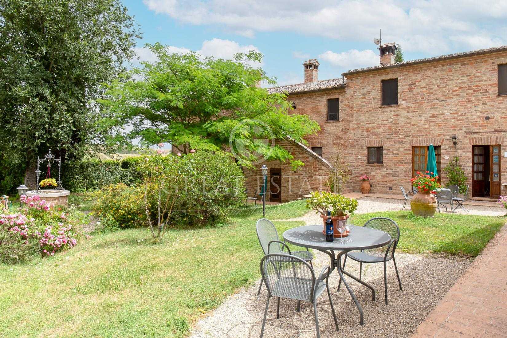 rumah dalam Montepulciano, Tuscany 11056150