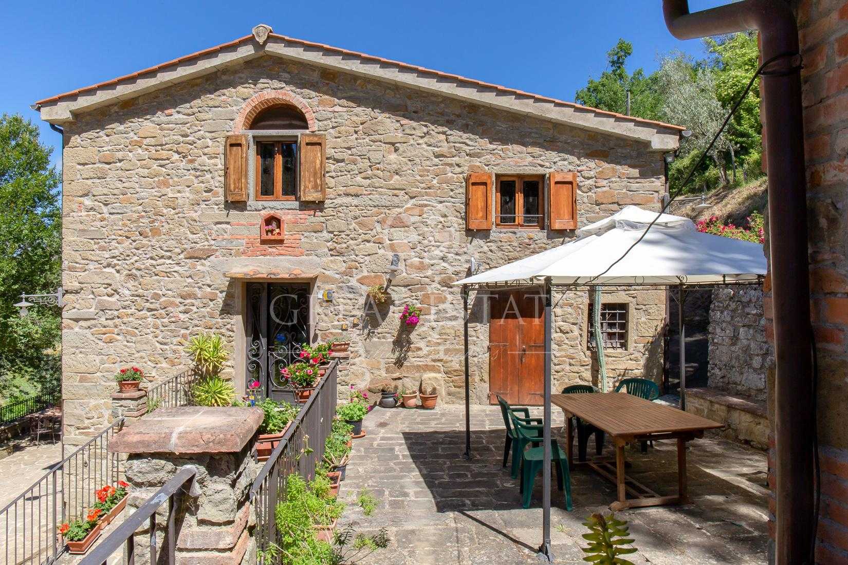 房子 在 Loro Ciuffenna, Tuscany 11056155