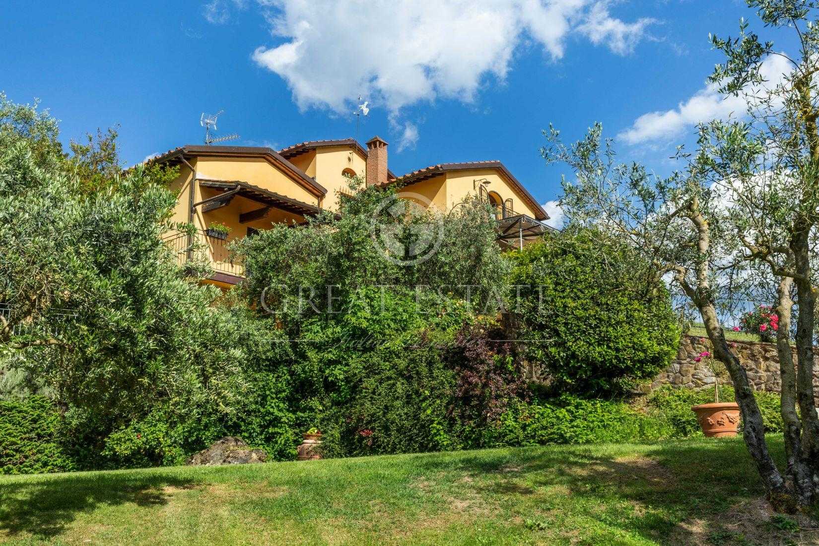 Rumah di Arezzo, Toskana 11056177