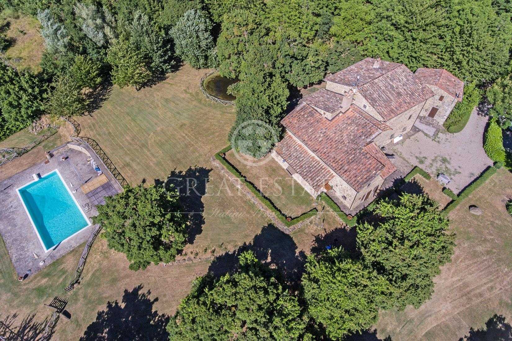 房子 在 Monterchi, Tuscany 11056193