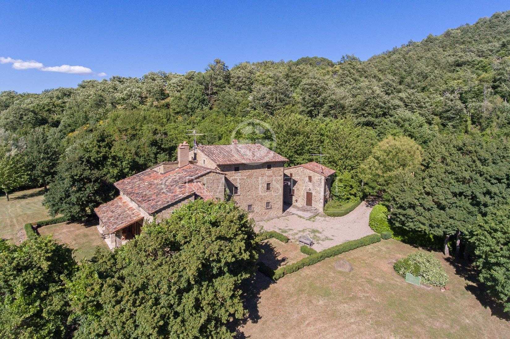 بيت في Monterchi, Tuscany 11056193
