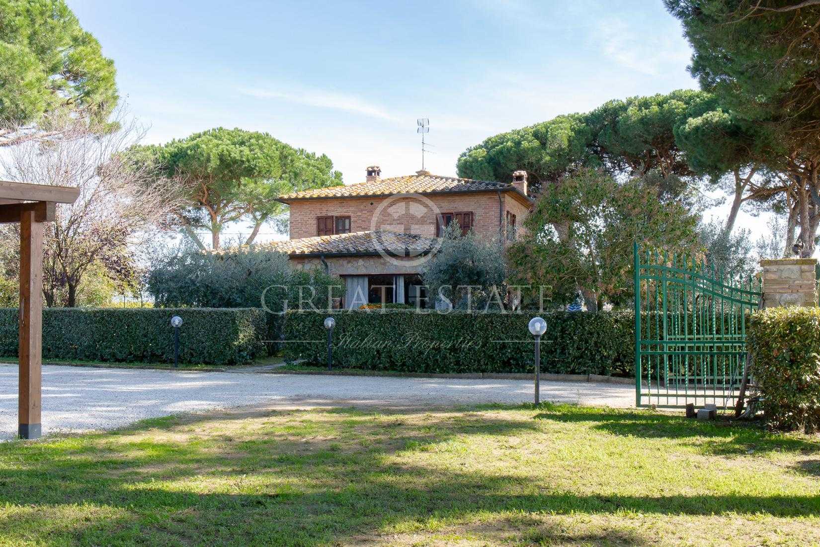 Rumah di Castiglione del Lago, Umbria 11056213