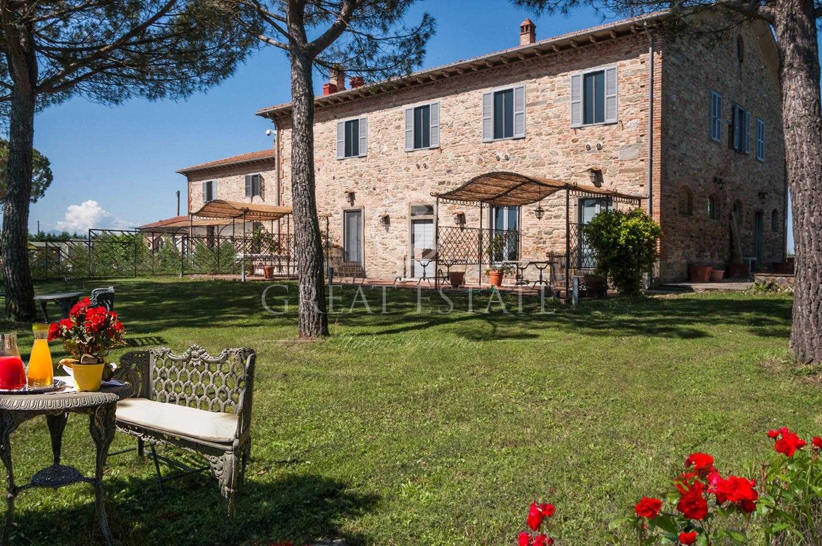 بيت في Castiglion Fiorentino, Tuscany 11056237