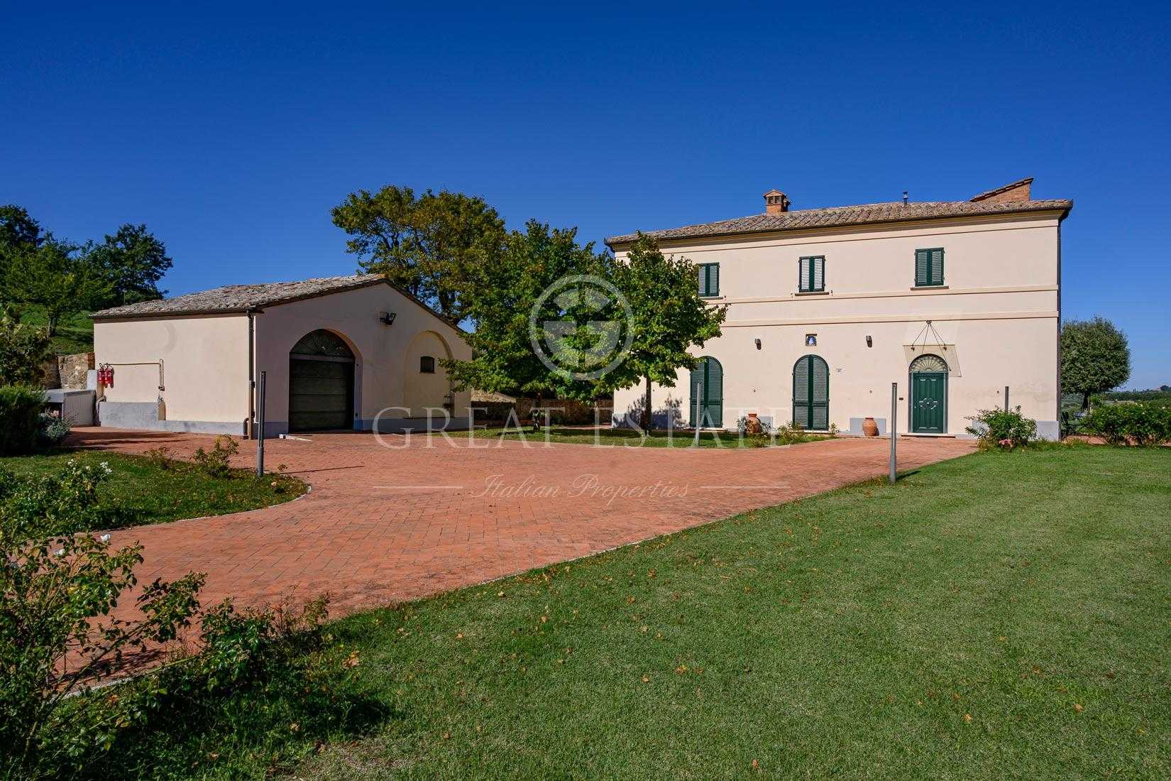 rumah dalam Montepulciano, Tuscany 11056270