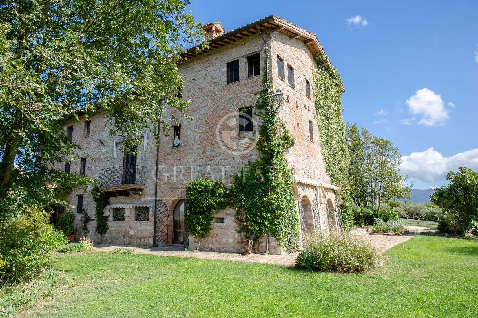rumah dalam Todi, Umbria 11056274