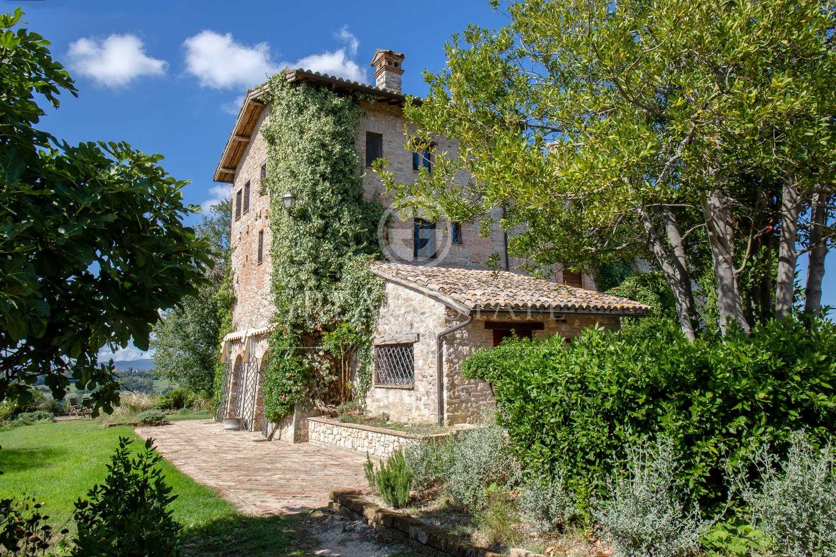 Huis in Todi, Umbria 11056274
