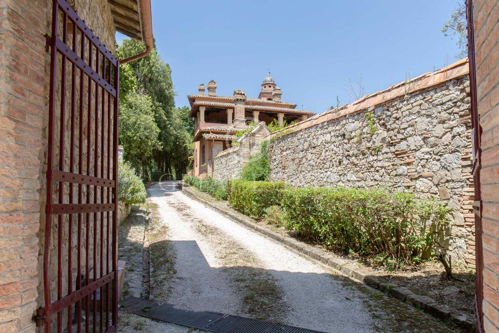 Dom w Todi, Umbria 11056309