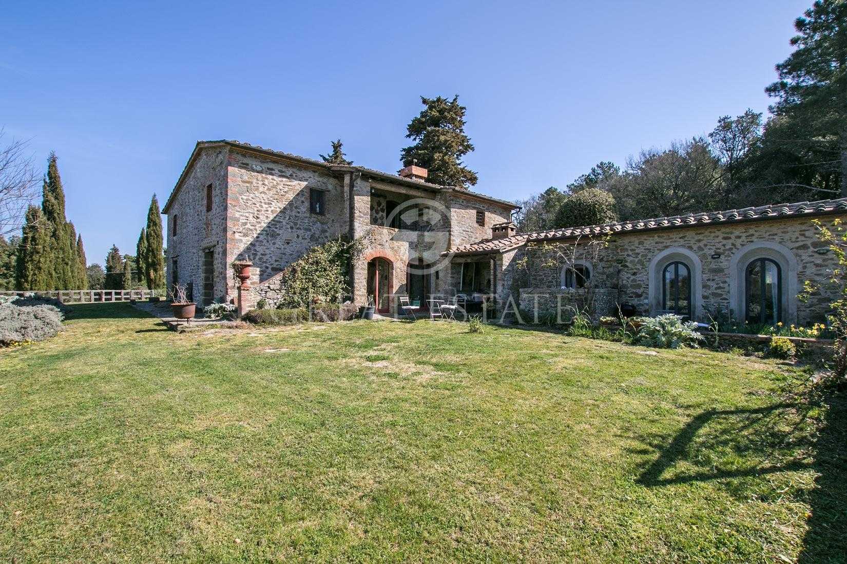 Rumah di Monte San Savino, Toskana 11056376