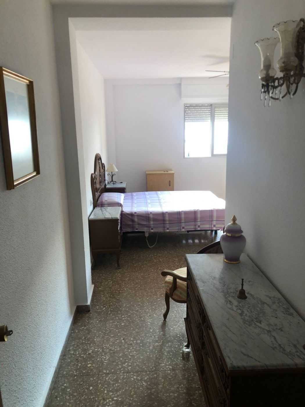 Condominium in Alzira, Comunidad Valenciana 11056393