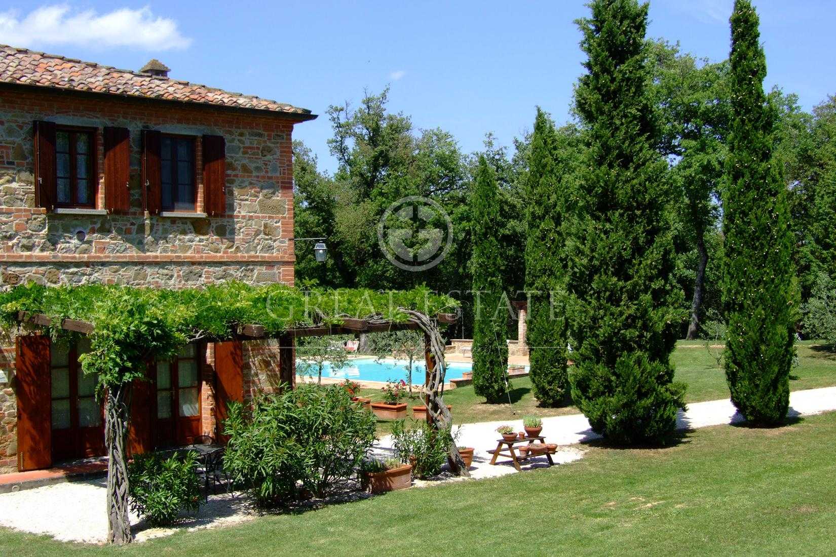 House in Sinalunga, Tuscany 11056403