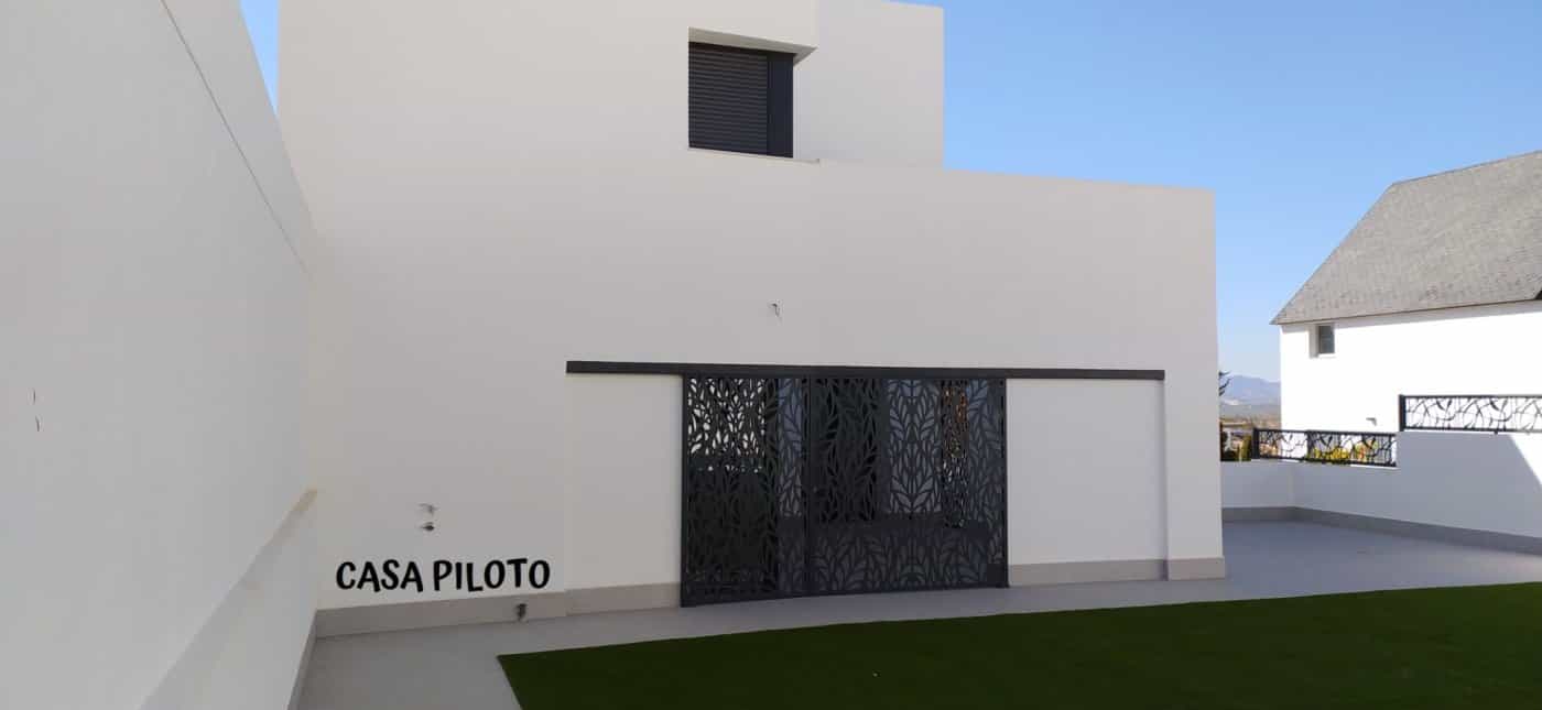 Будинок в Albolote, Andalucía 11056411