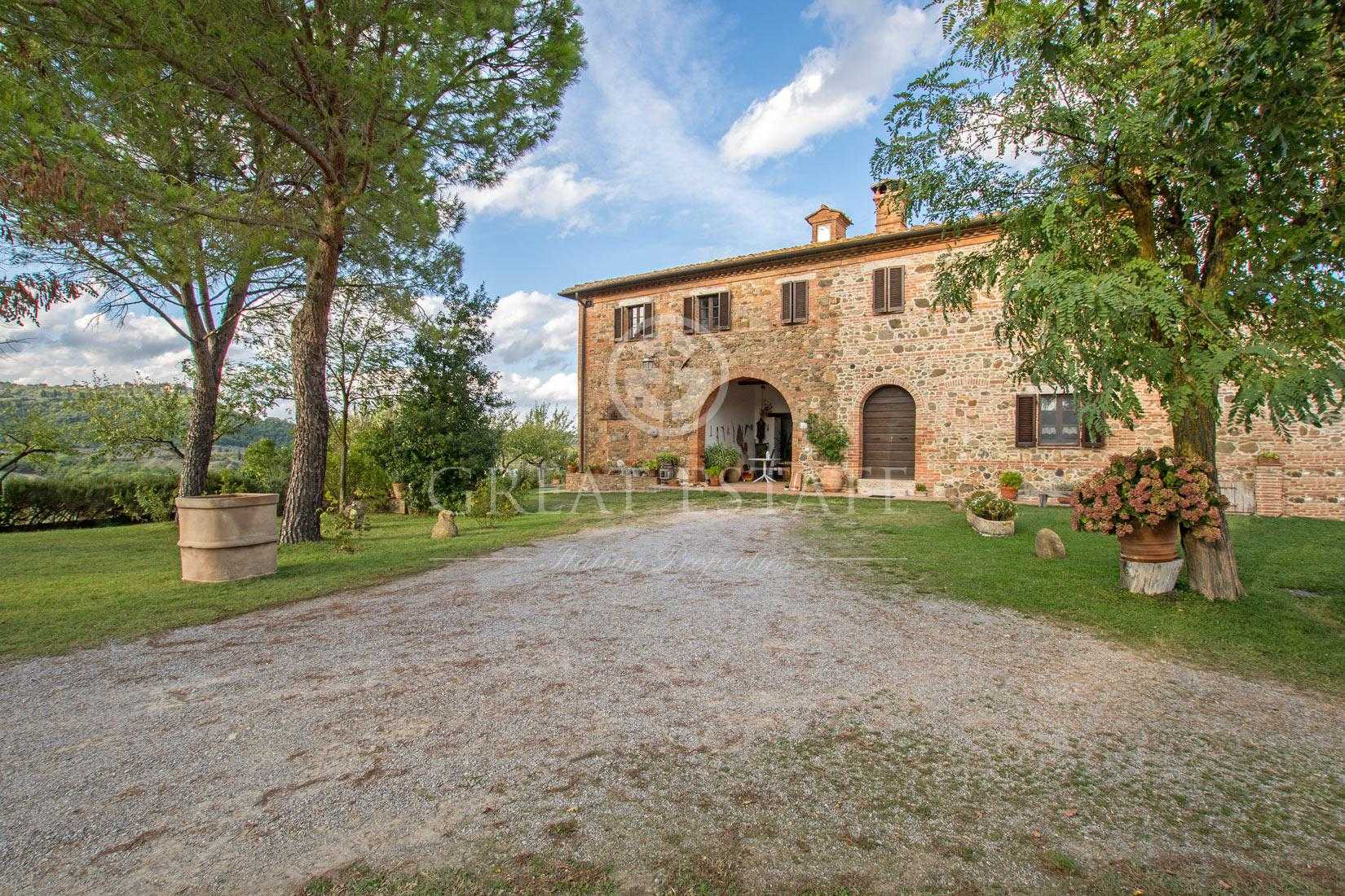 rumah dalam Montepulciano, Tuscany 11056413
