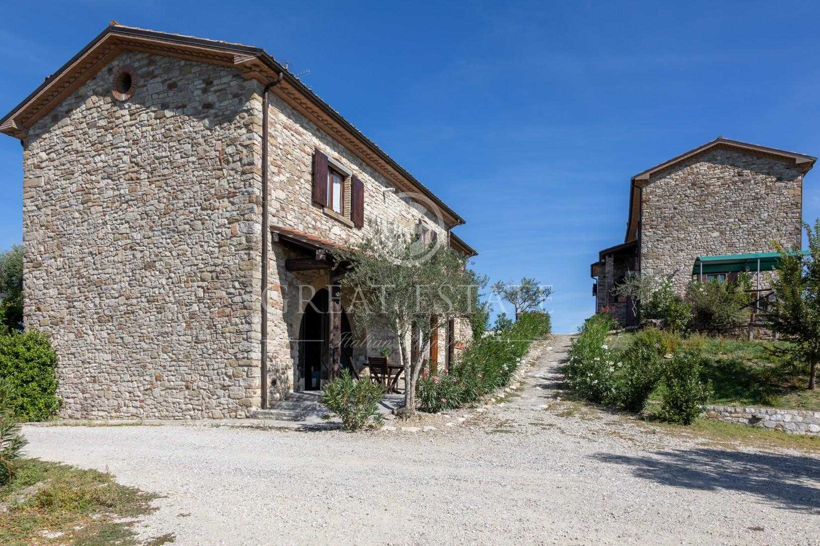 Будинок в Monte Santa Maria Tiberina, Umbria 11056425