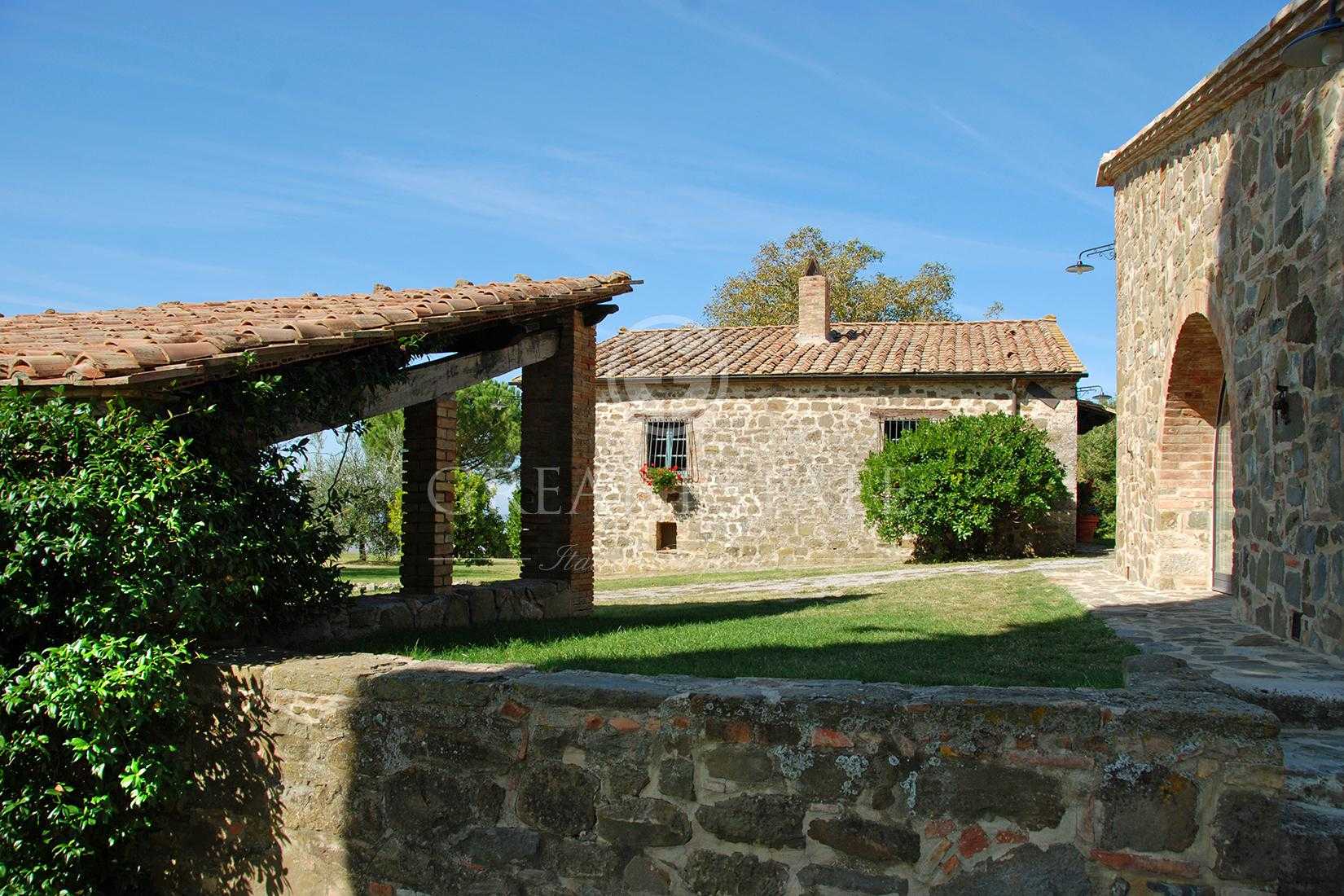 Rumah di Sarteano, Tuscany 11056481