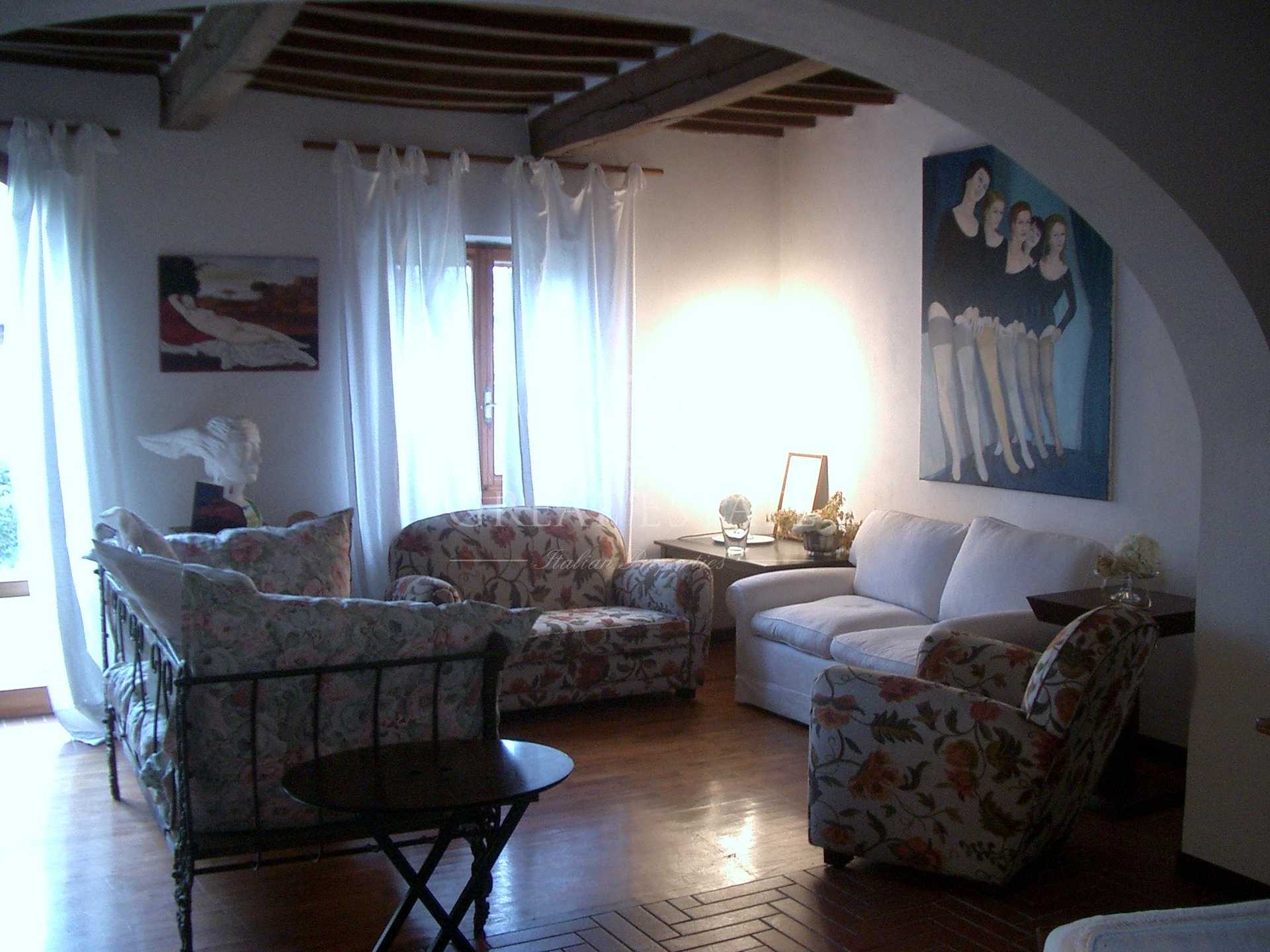 房子 在 Chiusi, Tuscany 11056502