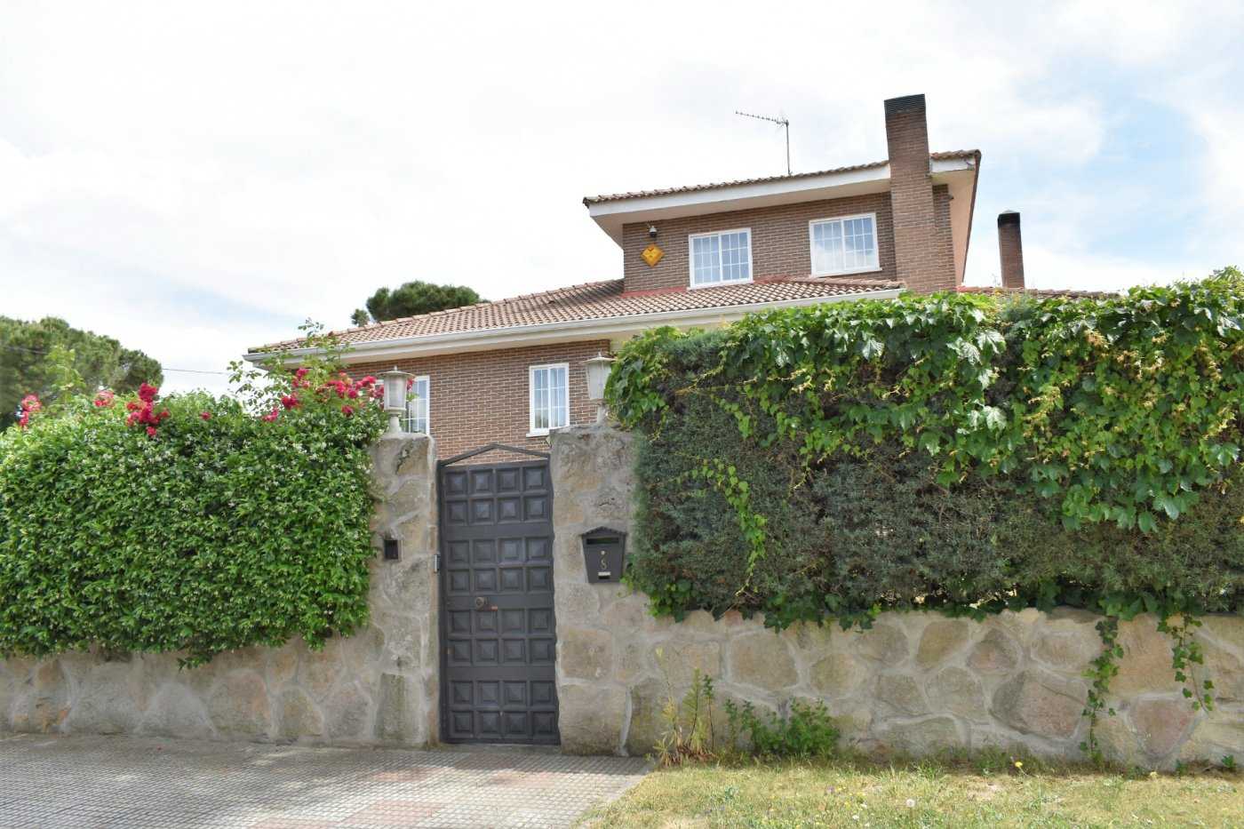 House in Mostoles, Madrid 11056556