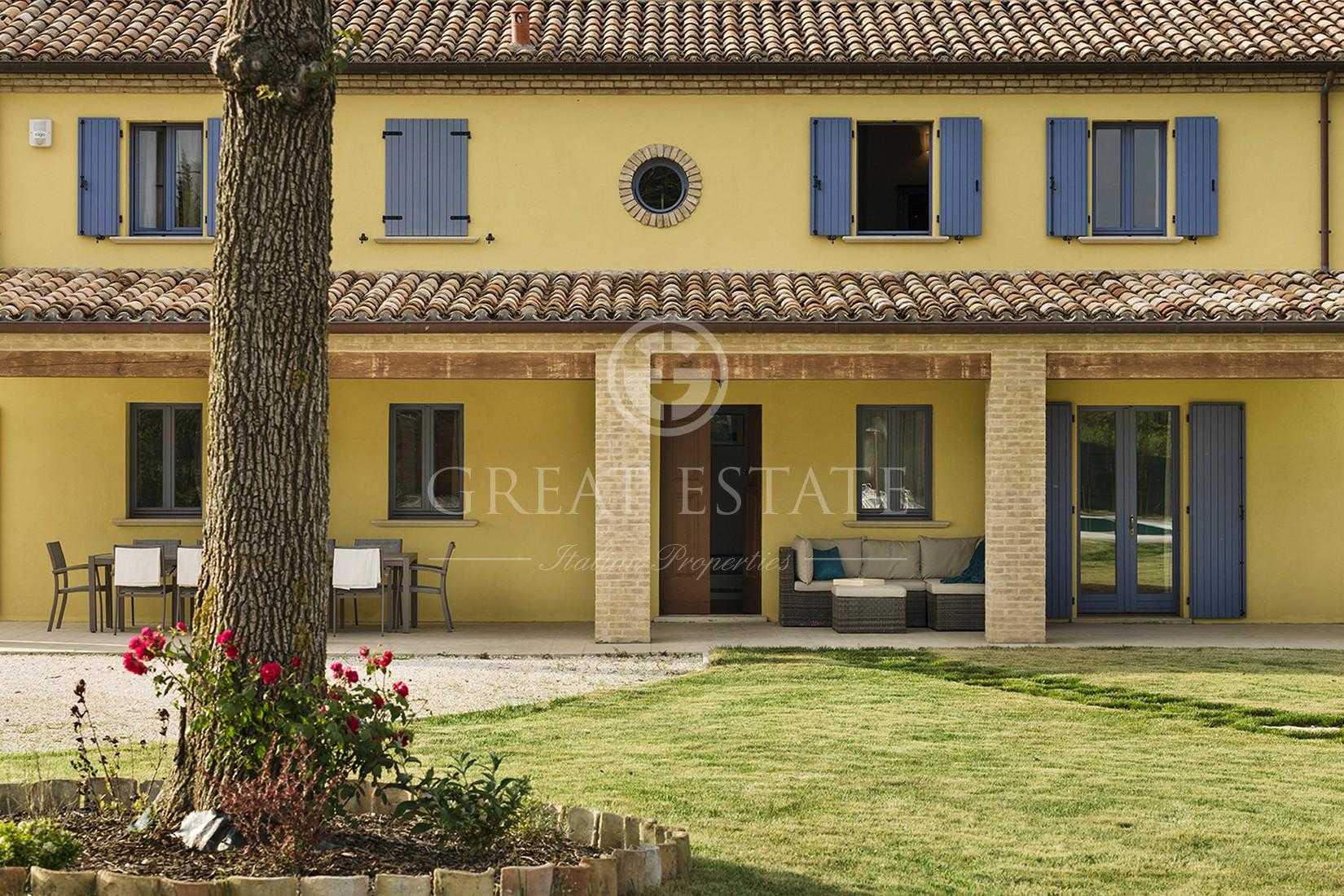 жилой дом в San Costanzo, Marche 11056561