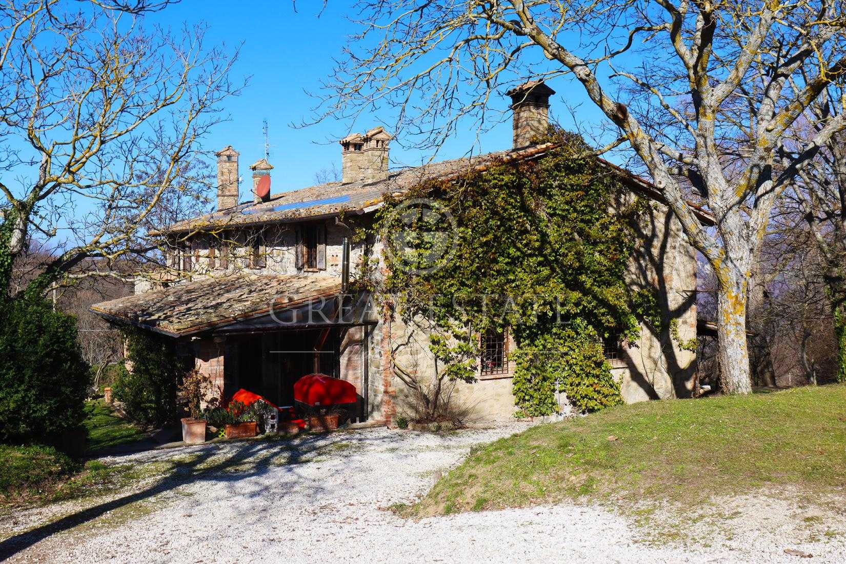 House in Gubbio, Umbria 11056601
