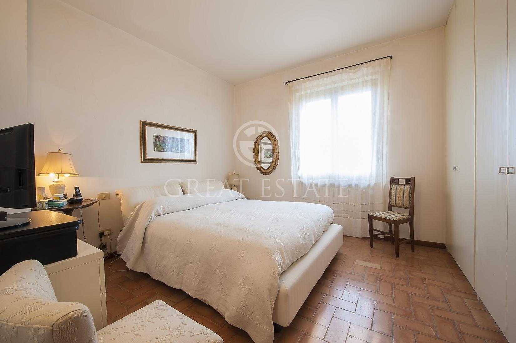 rumah dalam Montefalco, Umbria 11056667
