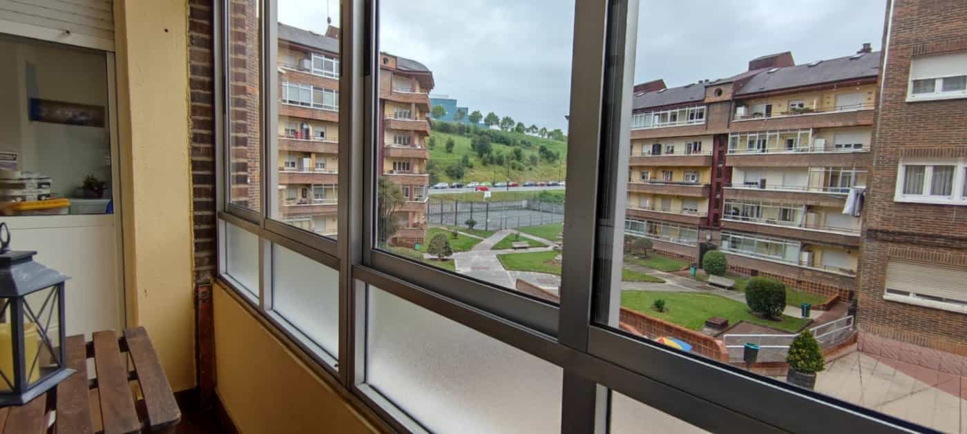 Condominium in La Corredoria, Asturië 11056682