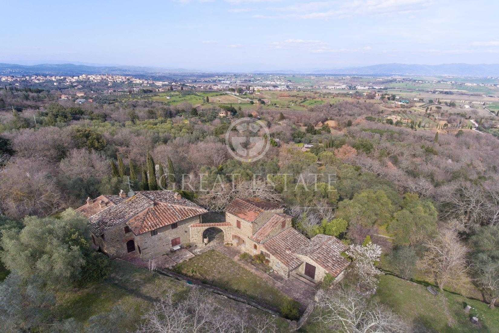 Rumah di Monte San Savino, Toskana 11056697