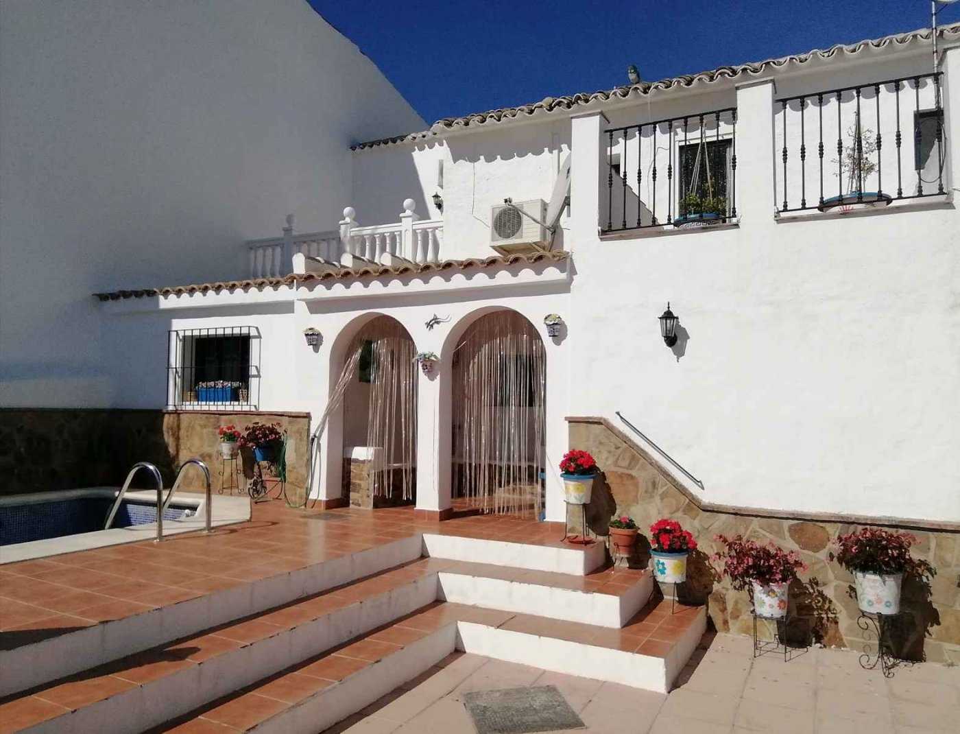 房子 在 Encinas Reales, Andalucía 11056718
