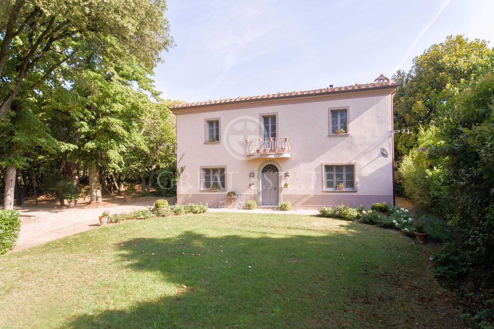 房子 在 Foiano della Chiana, Tuscany 11056735