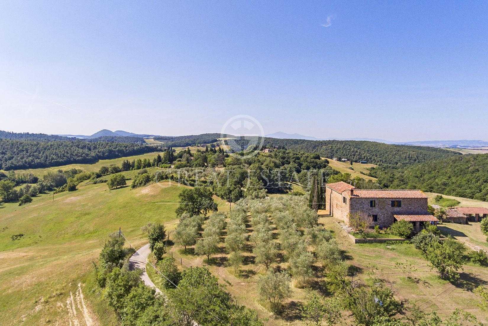 Huis in Asciano, Toscane 11056751