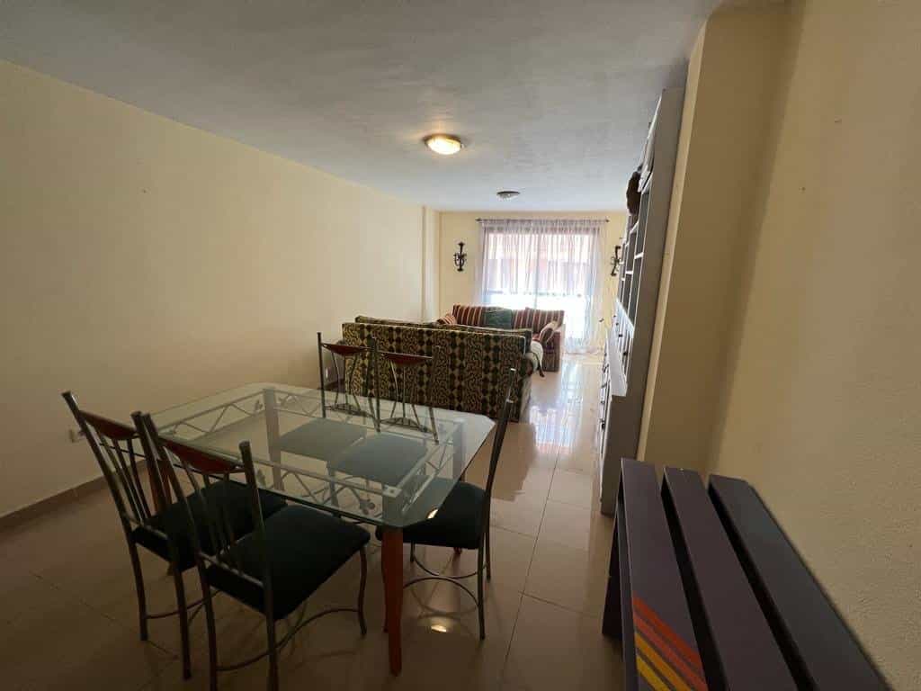 Condominium in Alicante, Valencian Community 11056836