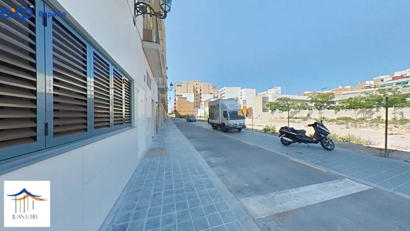 Condominium in Nazaret, Valencia 11056844