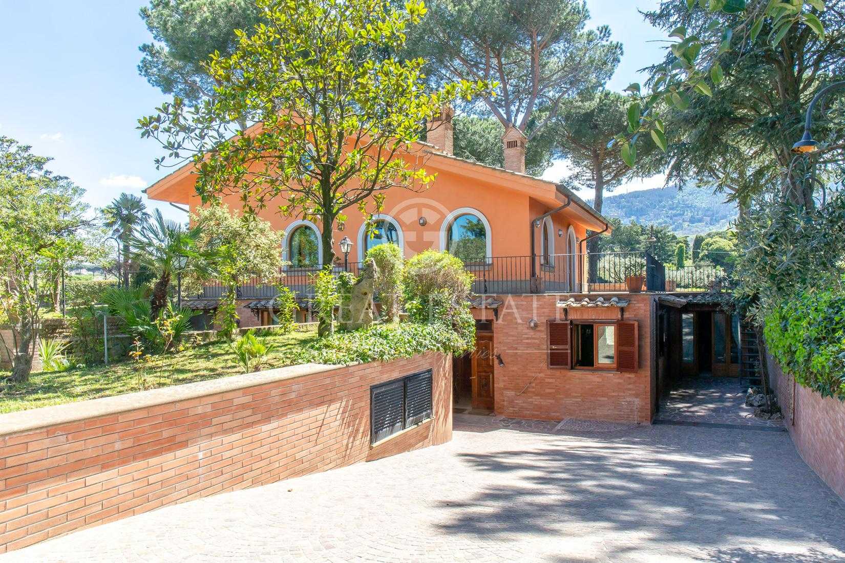 House in Grottaferrata, Lazio 11056917