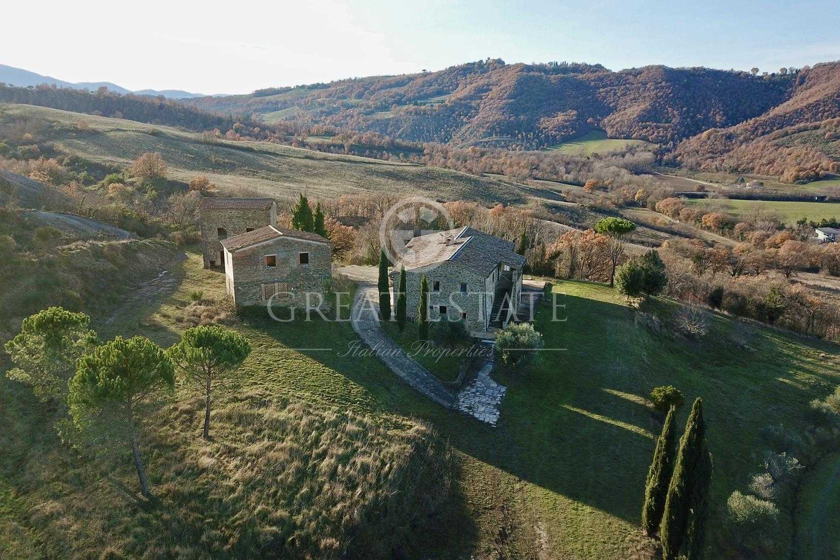 House in Gubbio, Umbria 11057052