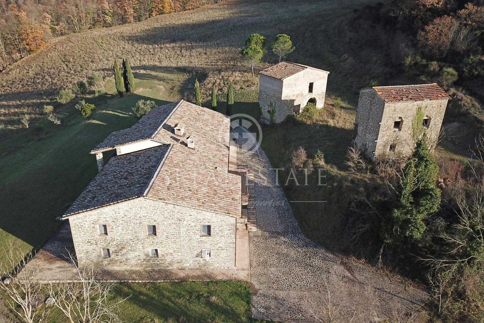 房子 在 Gubbio, Umbria 11057052