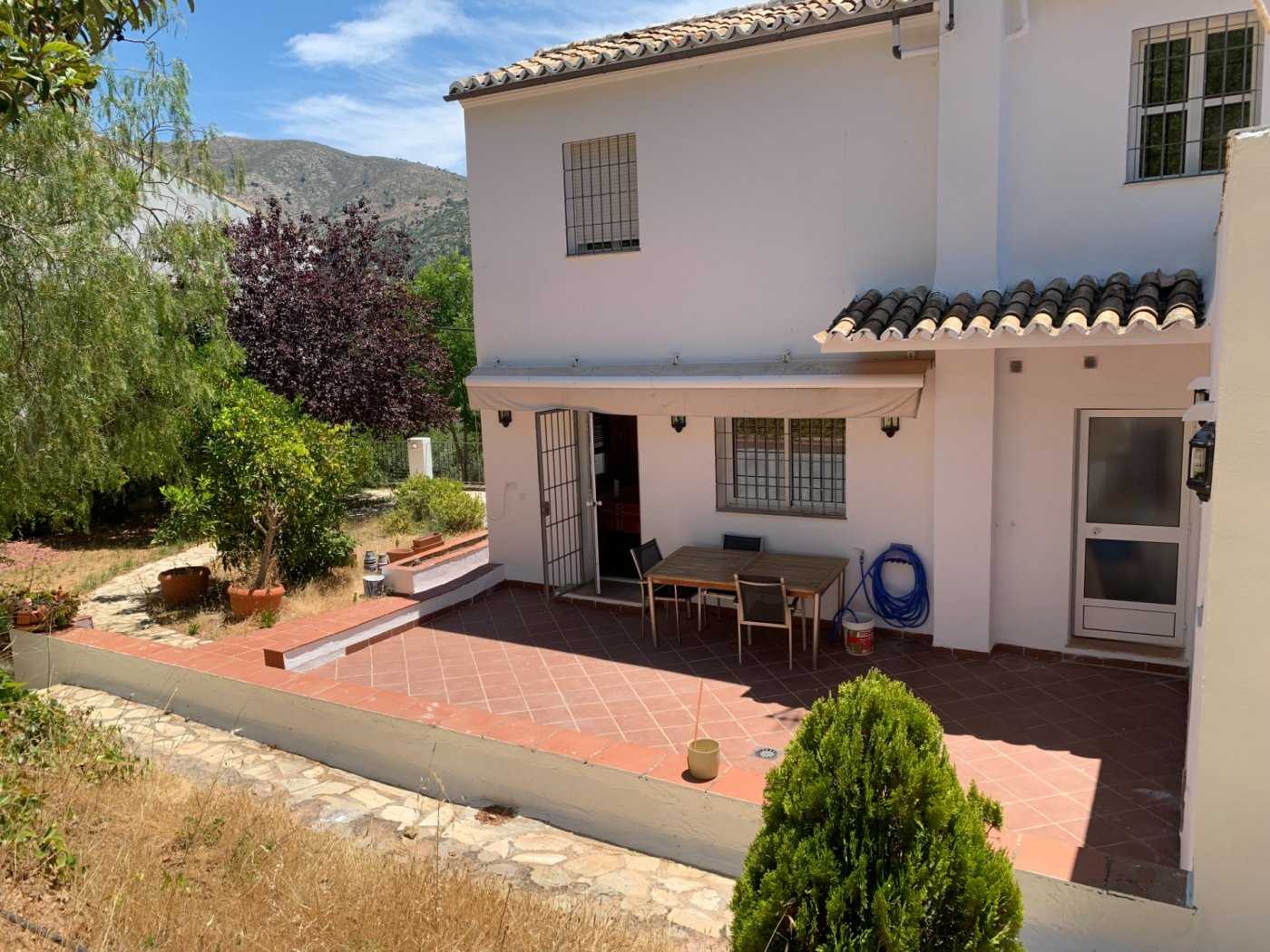 Rumah di Rute, Andalusia 11057103