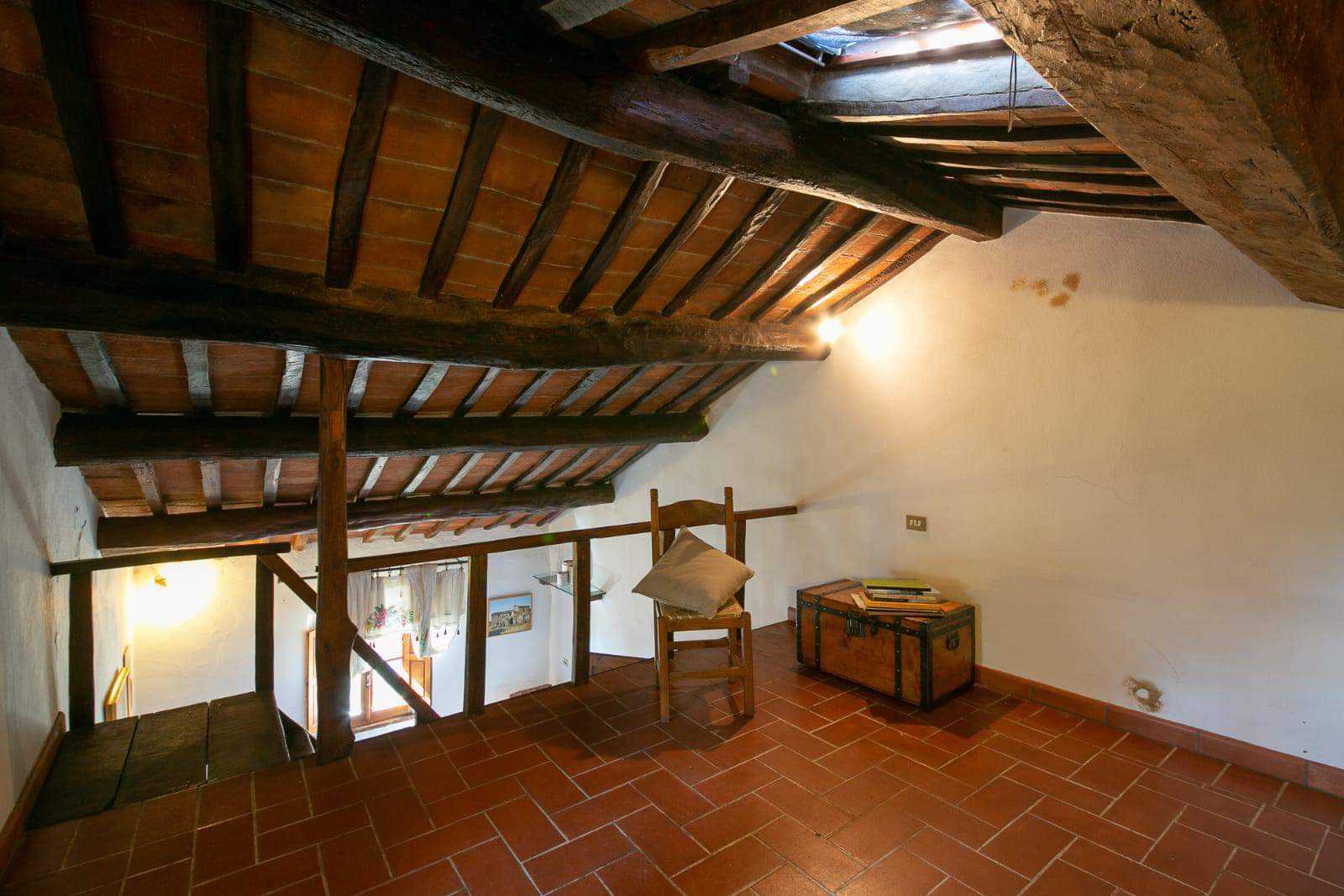 Rumah di Arezzo, Toskana 11057123