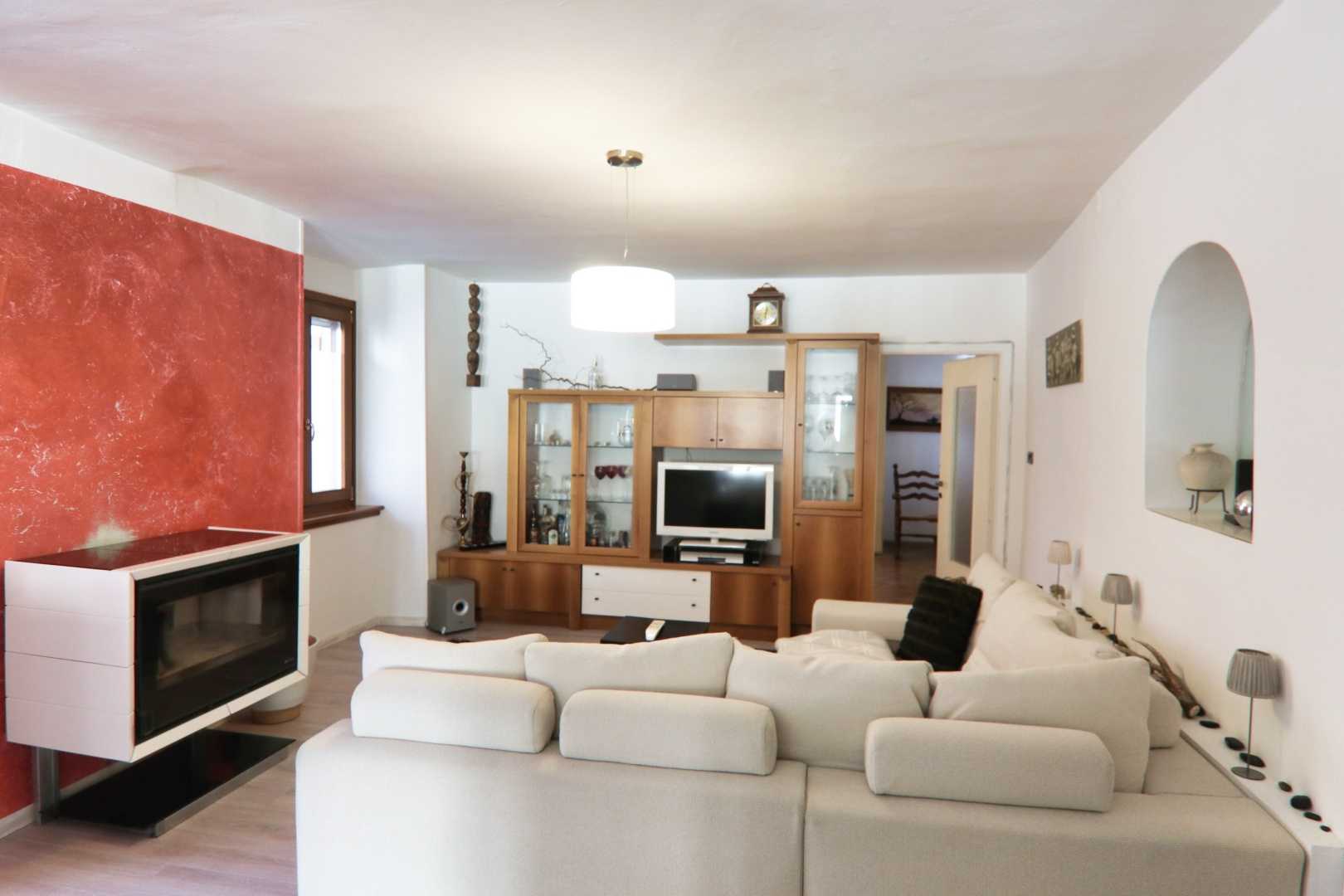 Condominium in Arco, Trentino-Alto Adige 11057251