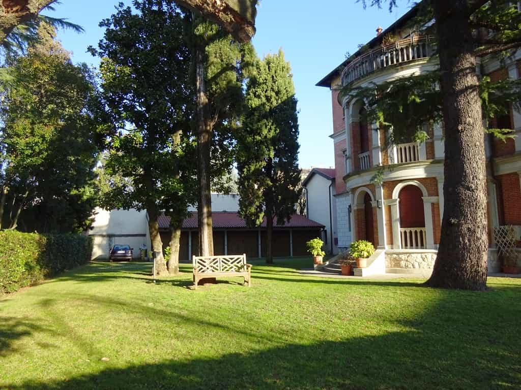 Condominio en Bassano del Grappa, Veneto 11057280