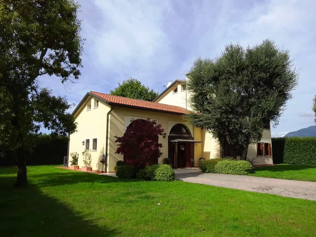 Huis in Roman Alto, Veneto 11057310