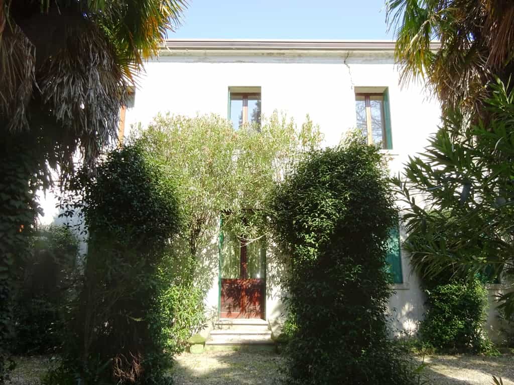 Rumah di Tezze sul Brenta, Venesia 11057316