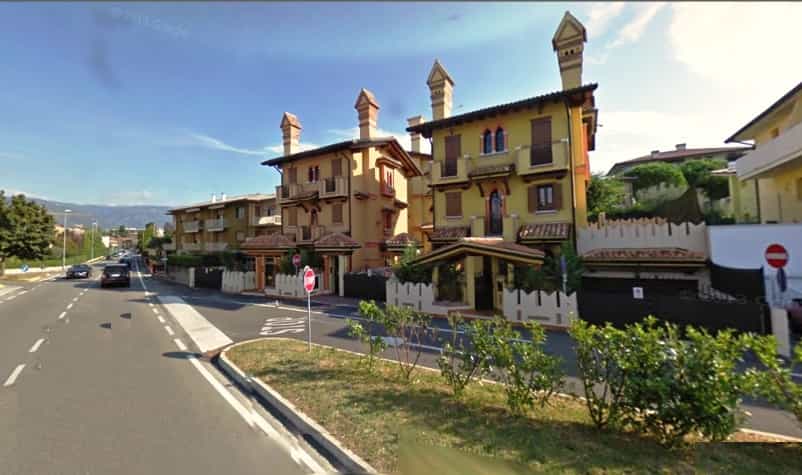 Haus im Bassano del Grappa, Veneto 11057332