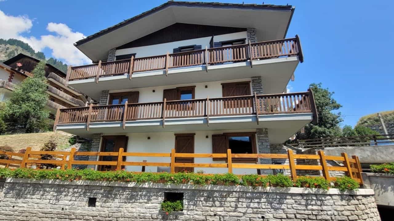 Condominium in La Saxe, Valle d'Aosta 11057373