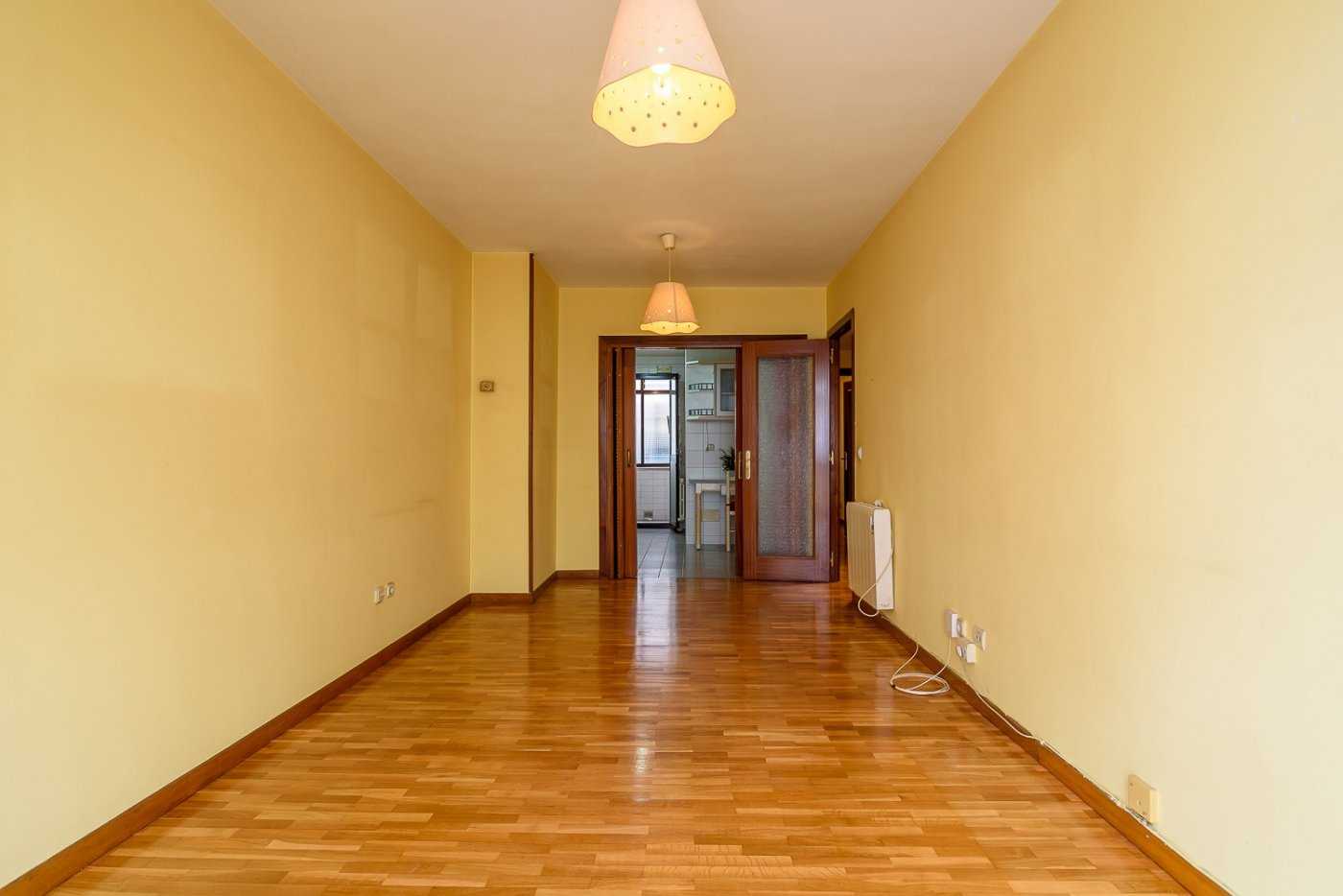Condominium in Oviedo, Principado de Asturias 11057381