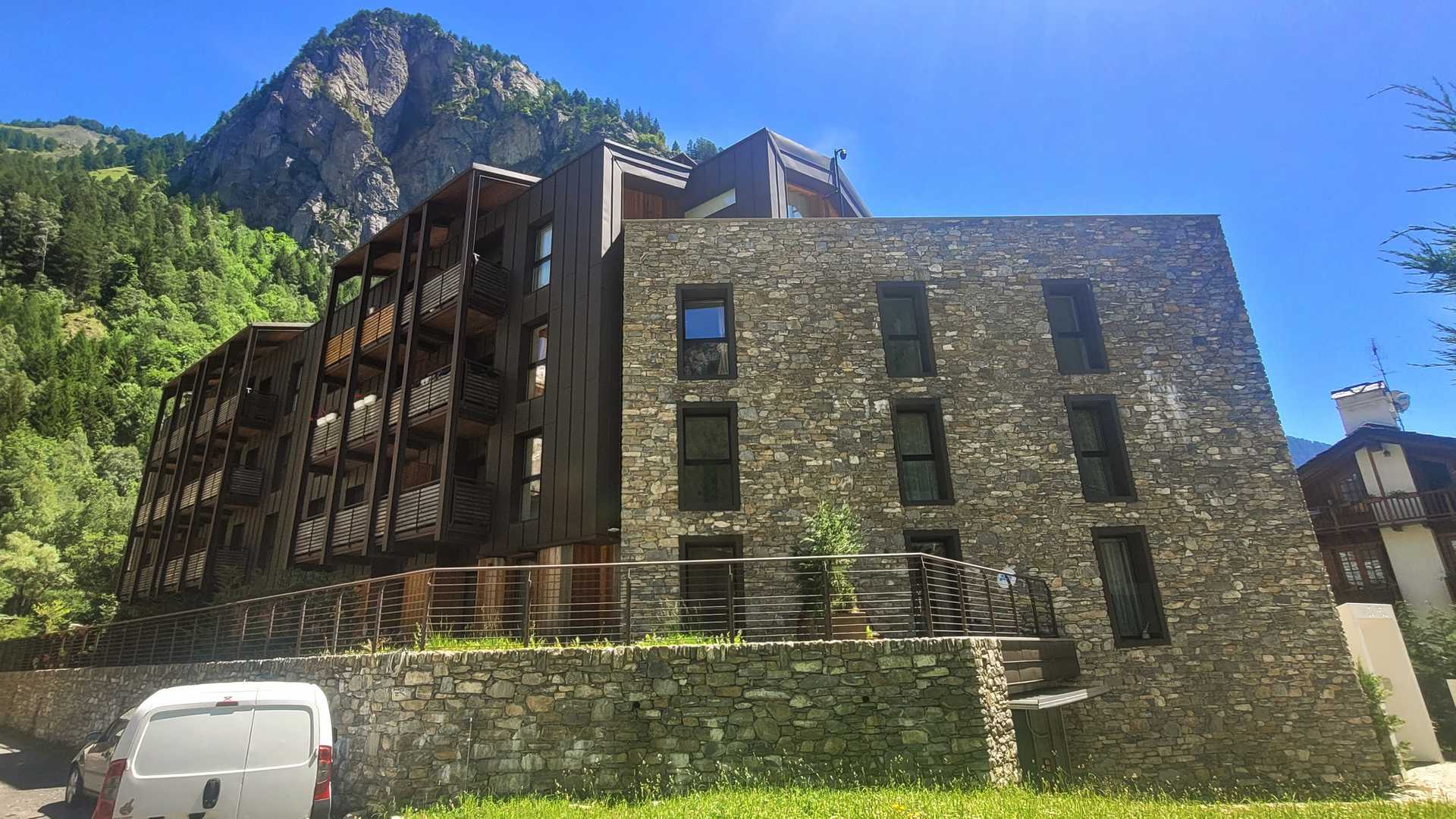 Condominium dans La Saxe, Valle d'Aosta 11057403