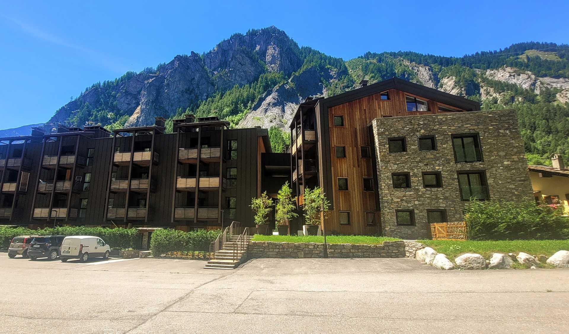Ejerlejlighed i La Saxe, Valle d'Aosta 11057405